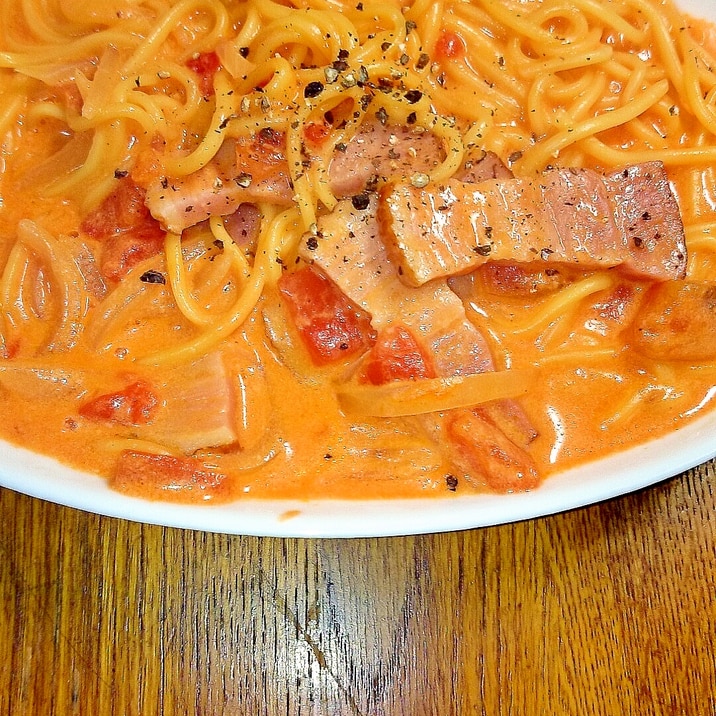 フライパンひとつで！トマトクリームパスタ